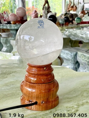 Cầu thạch anh trắng trong tự nhiên