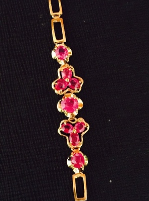 Lắc tay đá ruby