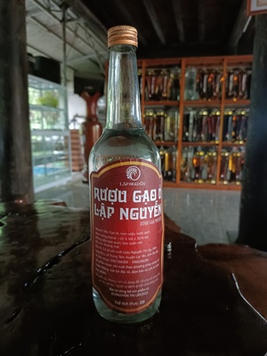 Rượu gạo ủ Lập Nguyễn